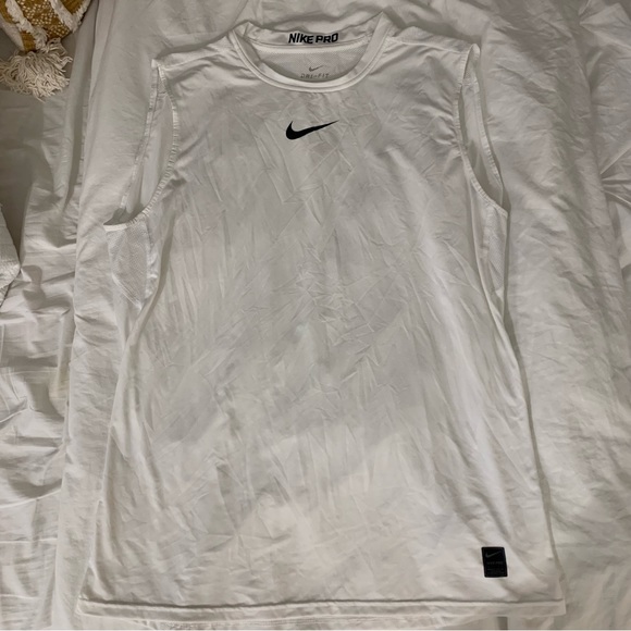 Nike Pro Sleeveless Compression Top - Picture 4 of 7
